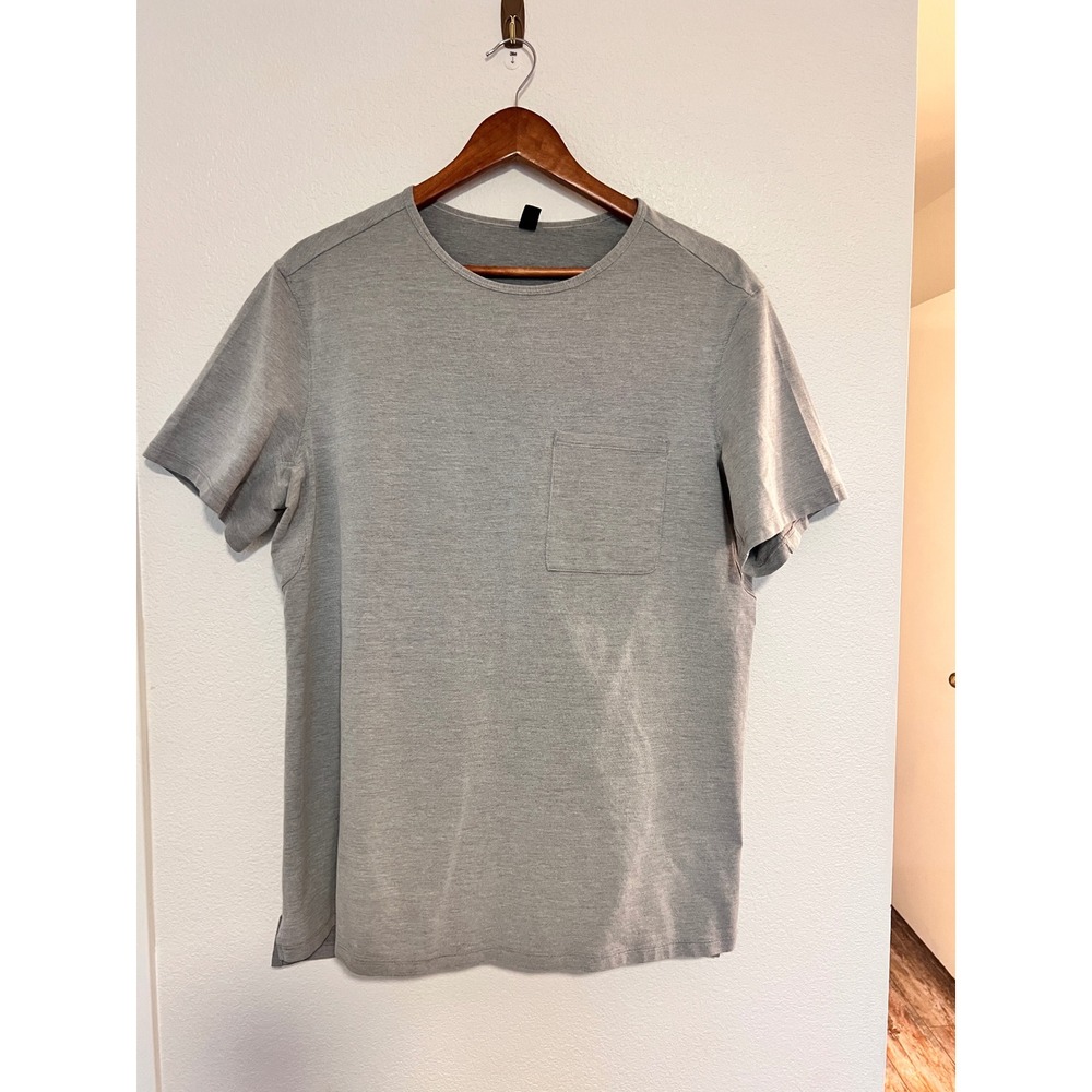 Lululemon Gray Pocket T-Shirt Short Sleeve Crew Neck Athletic Tee Size L